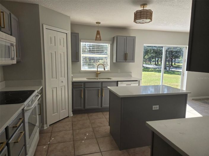 Image No.24-4 Bed House for sale