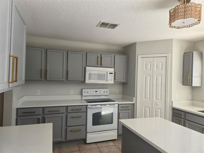 Image No.25-4 Bed House for sale