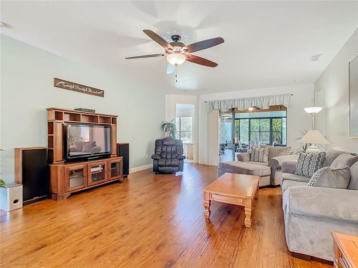 Image No.11-3 Bed House for sale