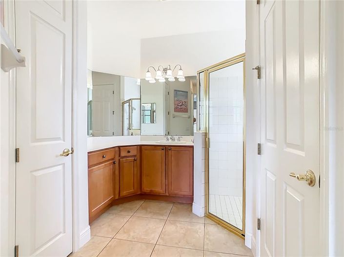 Image No.19-3 Bed House for sale