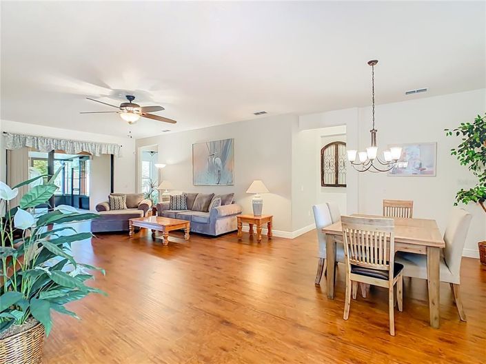 Image No.8-3 Bed House for sale