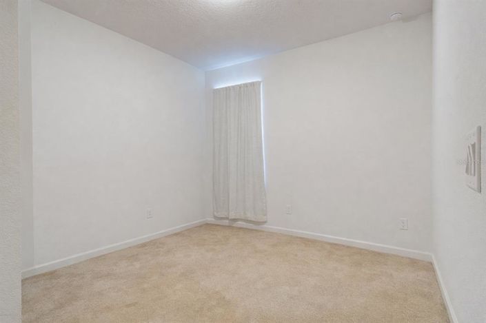 Image No.17-4 Bed House for sale