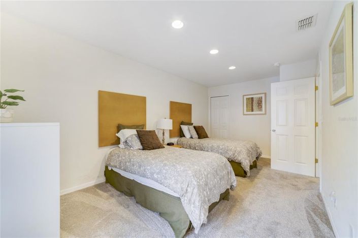 Image No.20-3 Bed Townhouse for sale