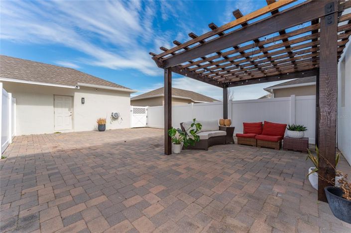 Image No.11-3 Bed Townhouse for sale