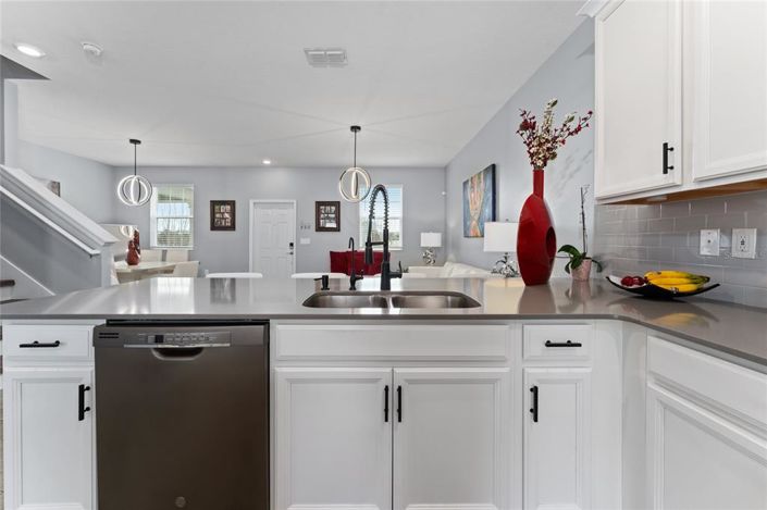 Image No.8-3 Bed Townhouse for sale