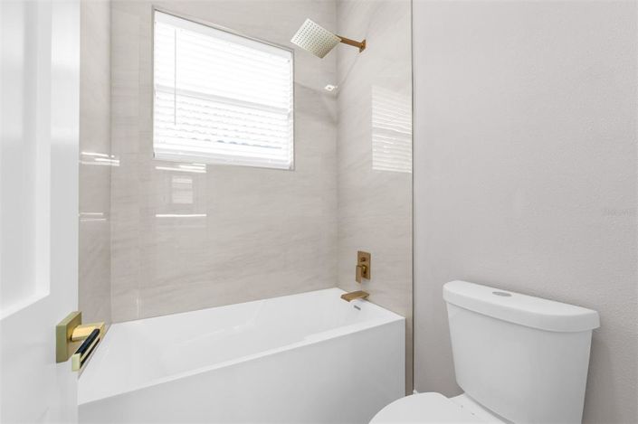 Image No.32-5 Bed House for sale