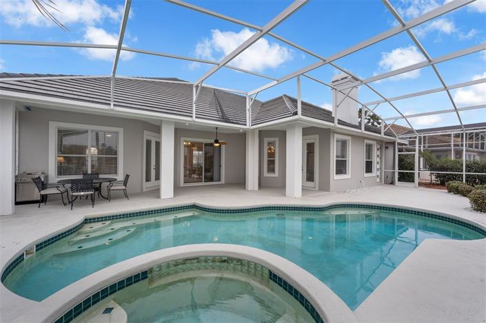 Image No.6-5 Bed House for sale