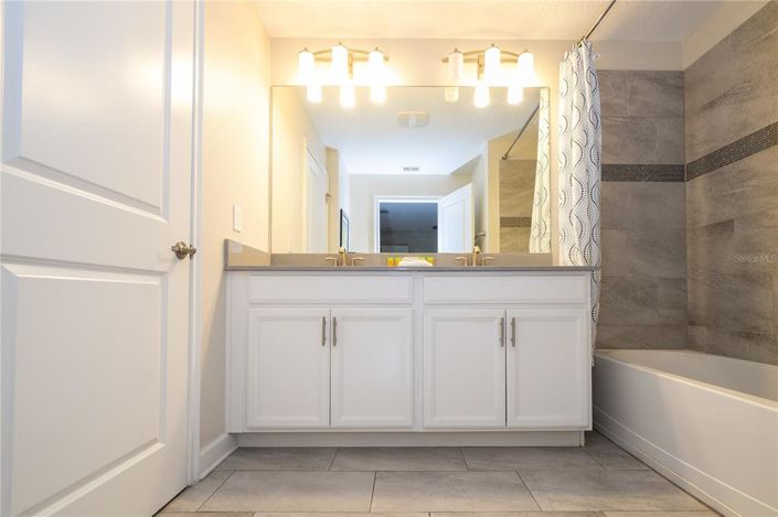 Image No.58-4 Bed Townhouse for sale