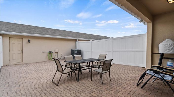 Image No.18-3 Bed Townhouse for sale