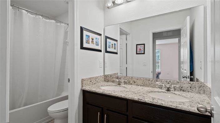 Image No.37-3 Bed Townhouse for sale