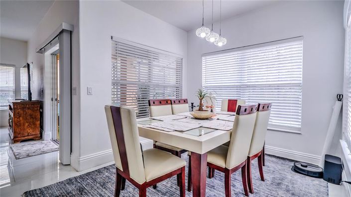 Image No.11-5 Bed House for sale