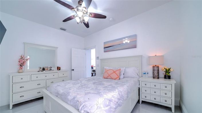 Image No.18-5 Bed House for sale