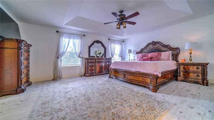 Image No.26-5 Bed House for sale