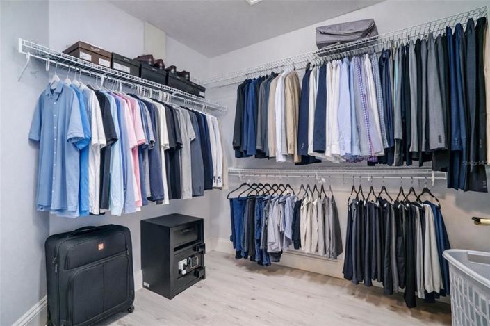 Image No.30-5 Bed House for sale