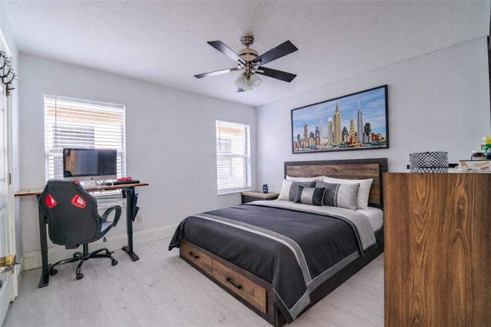 Image No.33-5 Bed House for sale