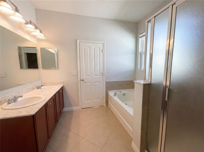 Image No.23-4 Bed House for sale