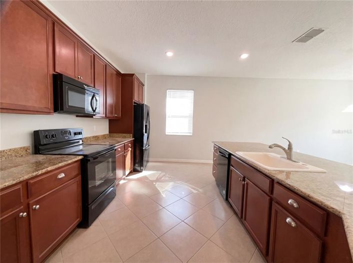 Image No.3-4 Bed House for sale