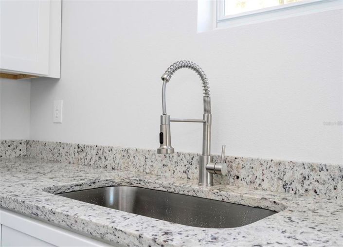 Image No.17-3 Bed House for sale