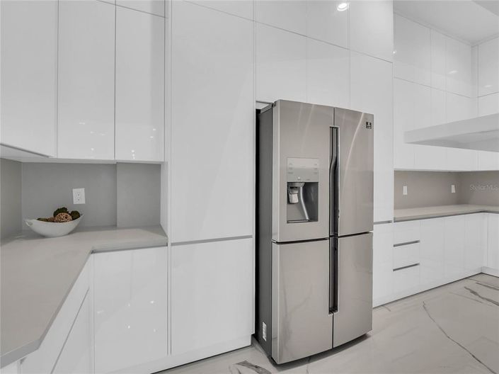 Image No.16-6 Bed House for sale