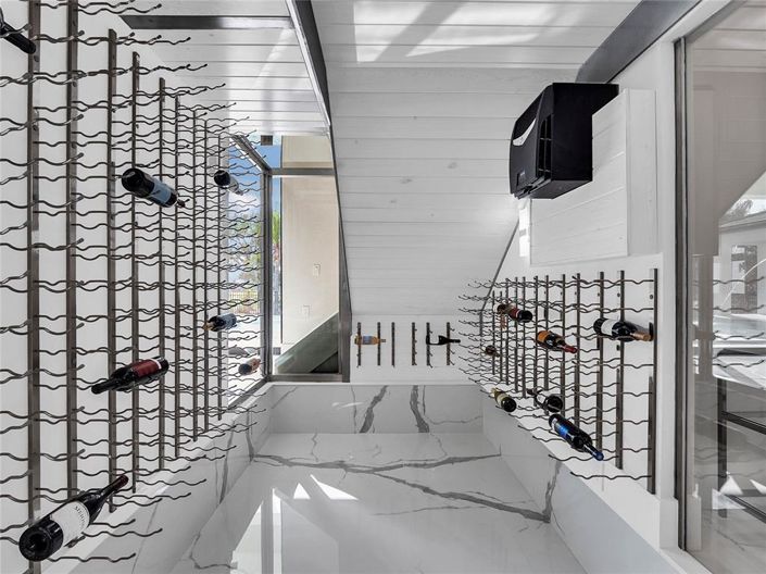 Image No.19-6 Bed House for sale