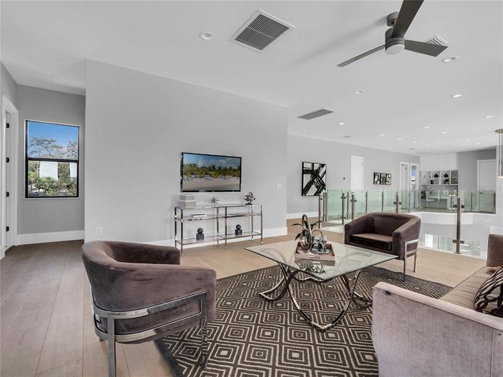 Image No.35-6 Bed House for sale