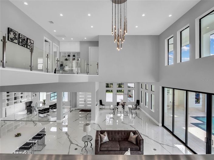 Image No.4-6 Bed House for sale