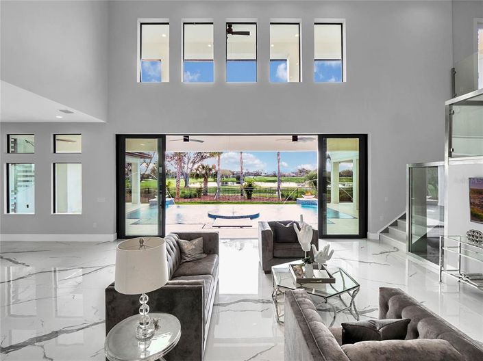 Image No.5-6 Bed House for sale