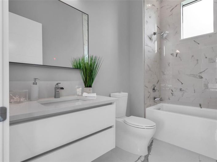 Image No.60-6 Bed House for sale