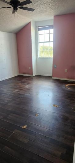 Image No.16-4 Bed House for sale