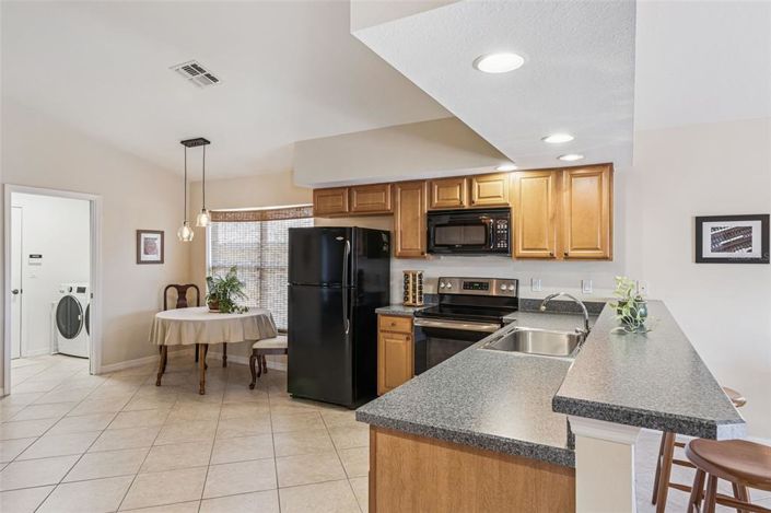 Image No.9-3 Bed House for sale