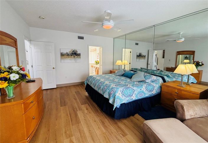 Image No.15-5 Bed House for sale