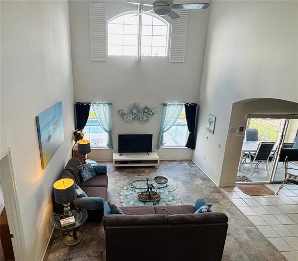 Image No.6-5 Bed House for sale