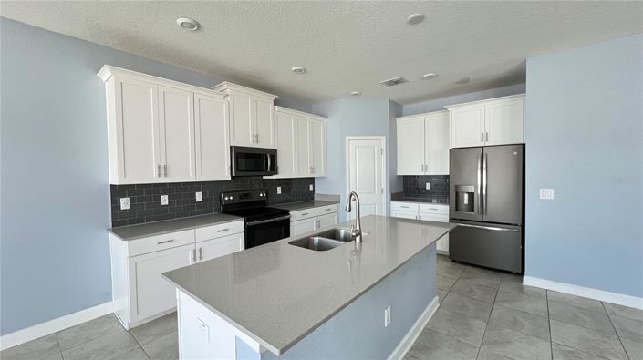 Image No.18-4 Bed House for sale