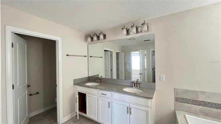 Image No.33-4 Bed House for sale