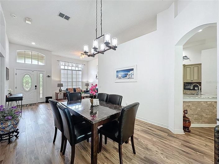 Image No.12-4 Bed House for sale