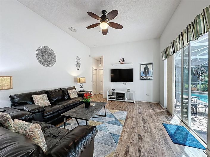 Image No.25-4 Bed House for sale