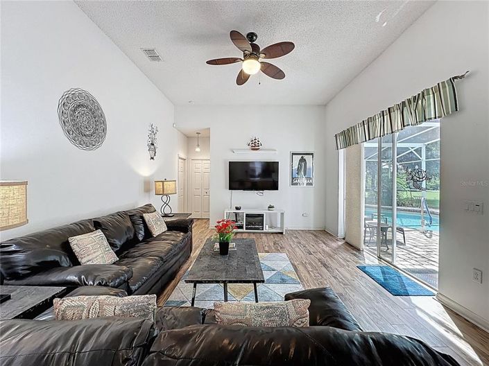 Image No.26-4 Bed House for sale