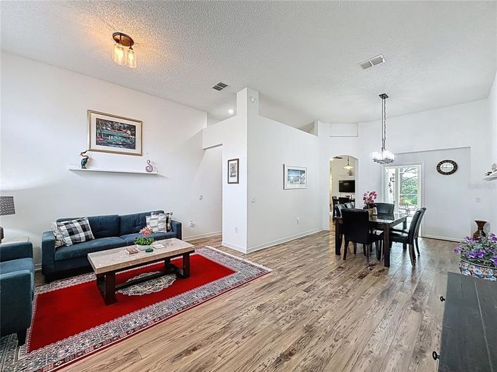 Image No.7-4 Bed House for sale