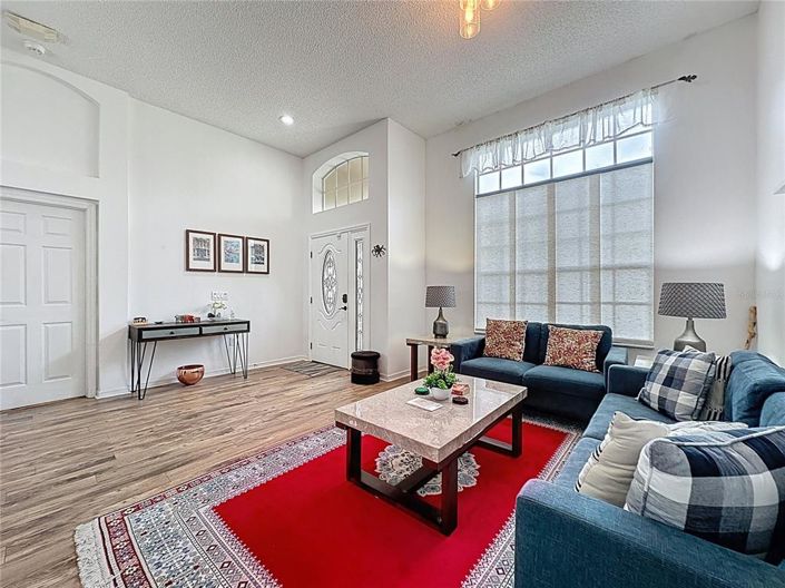 Image No.9-4 Bed House for sale