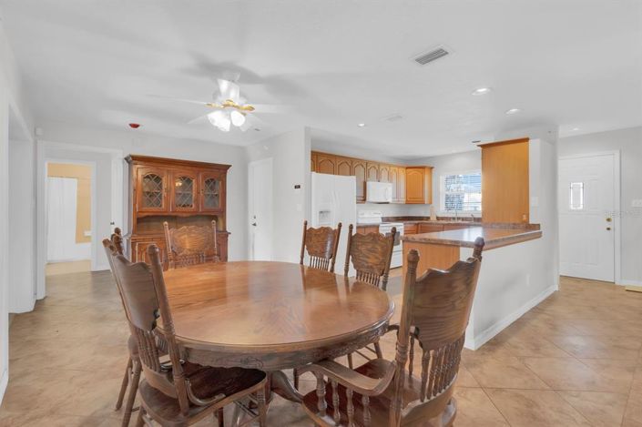 Image No.17-4 Bed House for sale