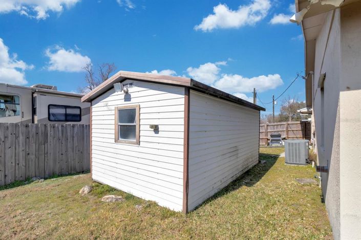 Image No.35-4 Bed House for sale