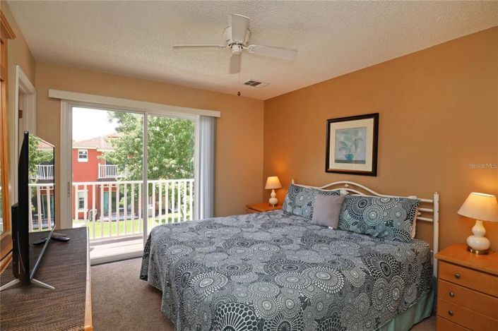 Image No.19-3 Bed Townhouse for sale