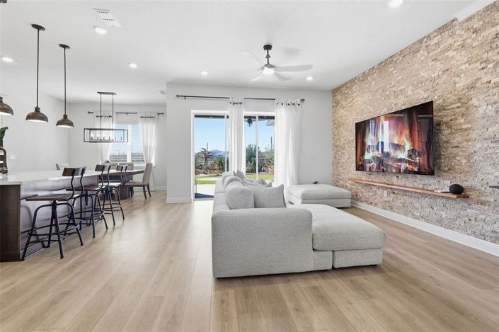 Image No.13-5 Bed House for sale