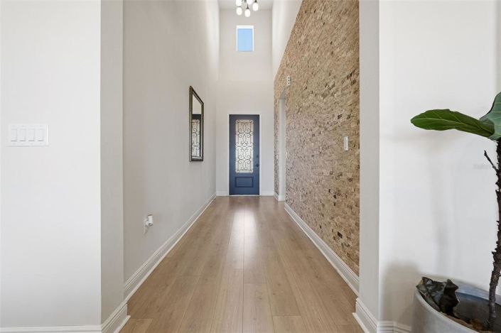 Image No.16-5 Bed House for sale