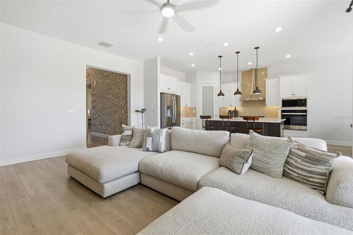 Image No.19-5 Bed House for sale