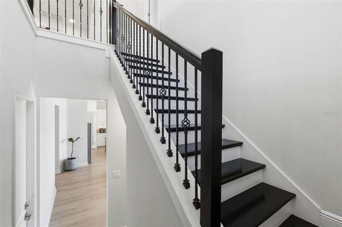 Image No.30-5 Bed House for sale