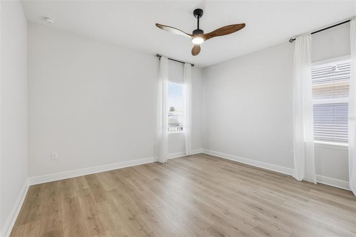 Image No.37-5 Bed House for sale