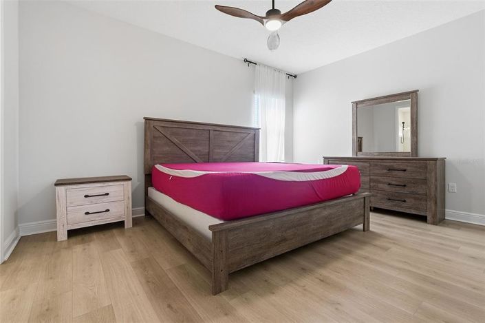 Image No.42-5 Bed House for sale