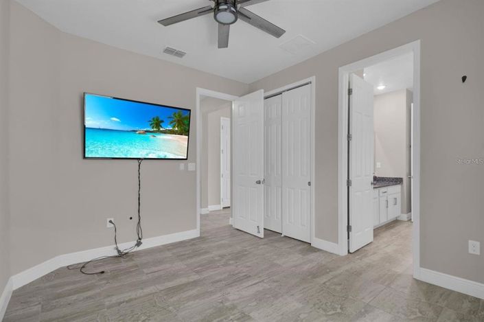 Image No.21-4 Bed House for sale