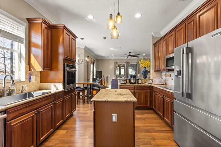 Image No.19-5 Bed House for sale